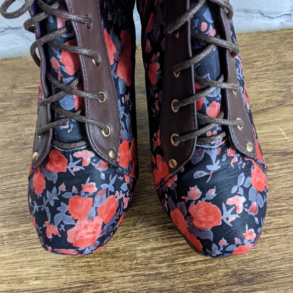 NWOT NICOLE LEE flowered ankle boots - Picture 5 of 9
